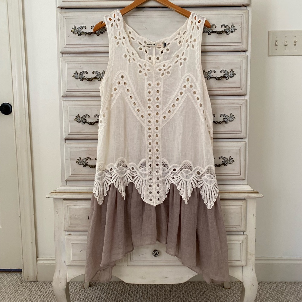 Elegant White and Brown Lace Trim Women's Top Origami Large